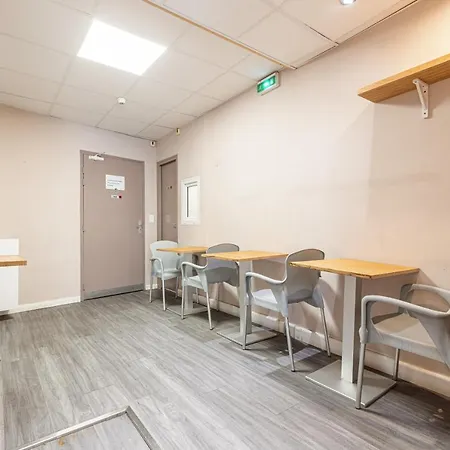 摩登瓦基酒店 戛纳