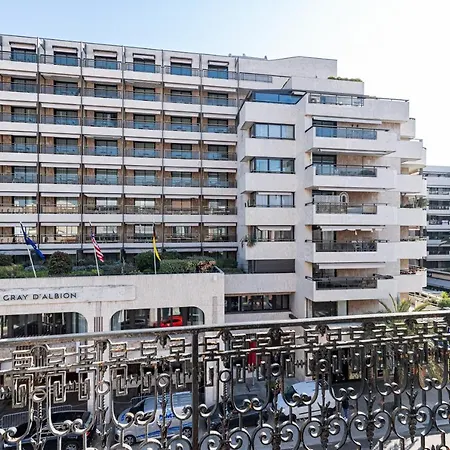 摩登瓦基酒店 酒店