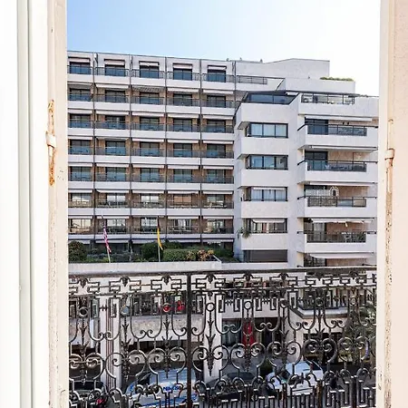 摩登瓦基酒店 酒店